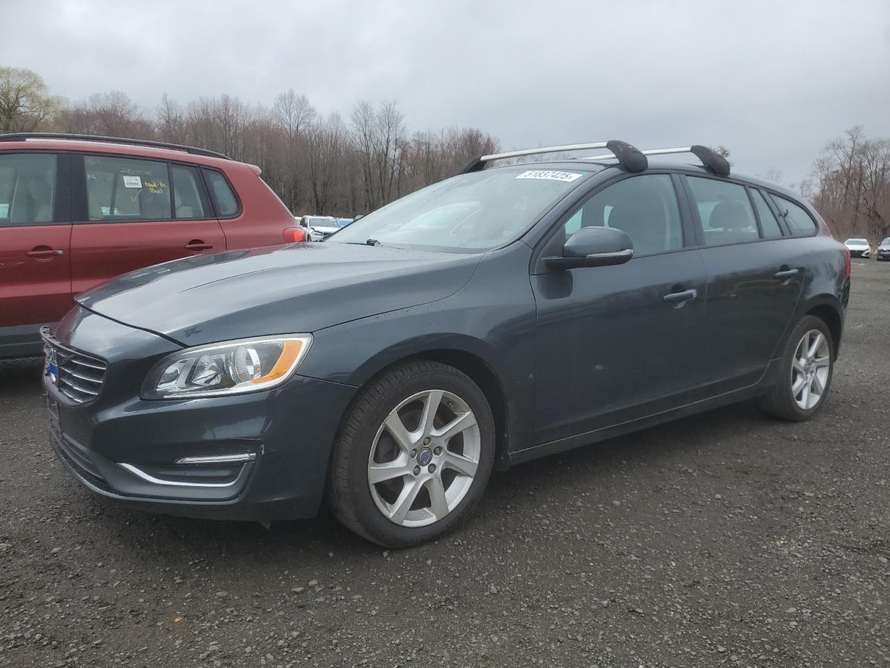 VOLVO V60 2015