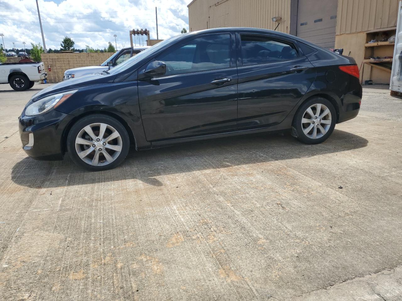 HYUNDAI ACCENT 2012