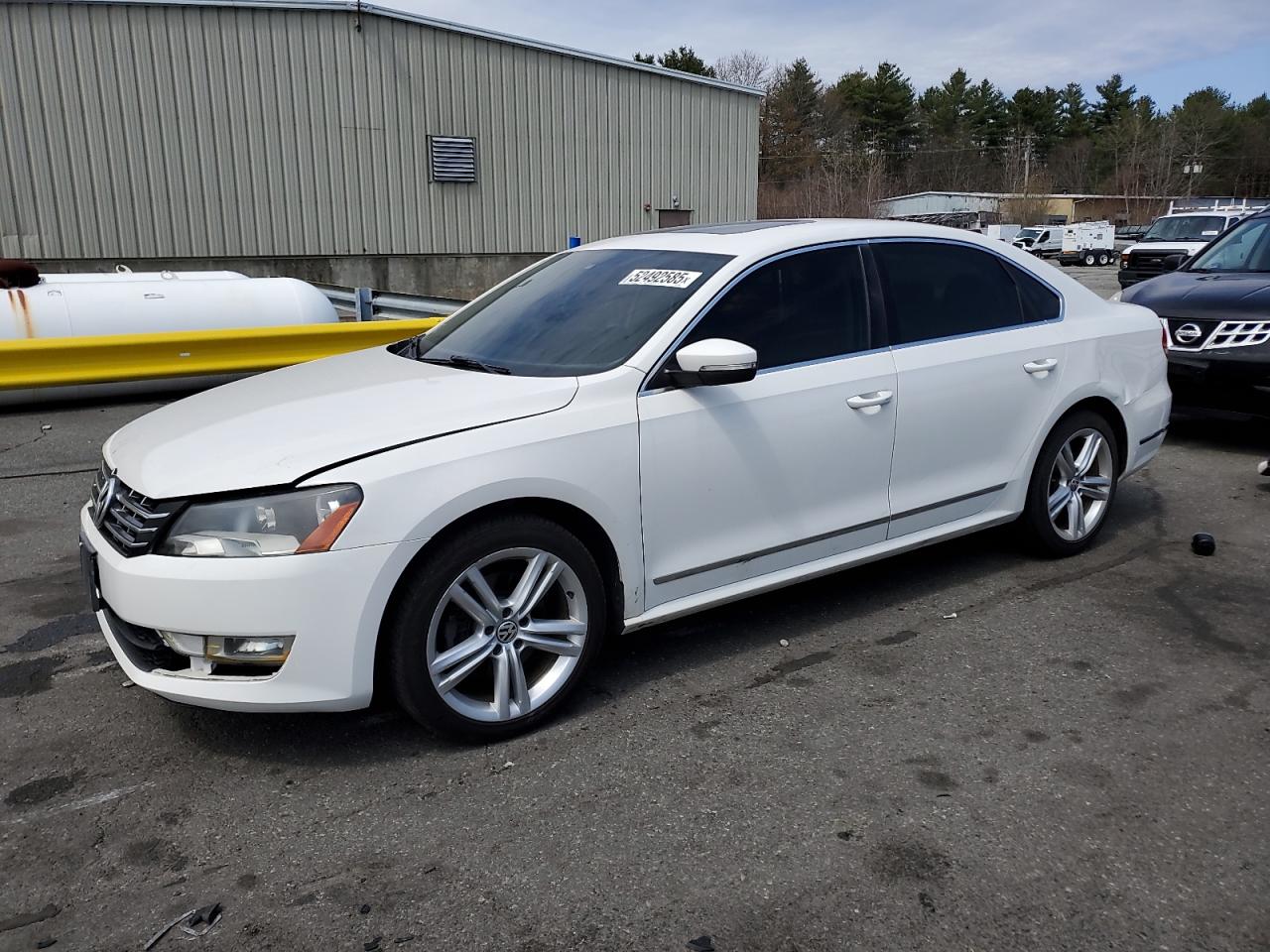VOLKSWAGEN PASSAT SE 2015