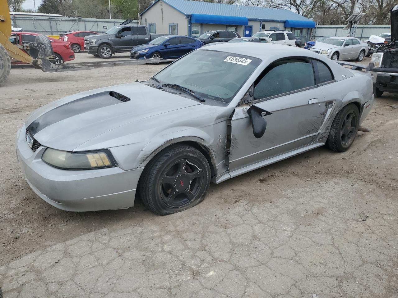 FORD MUSTANG 2001