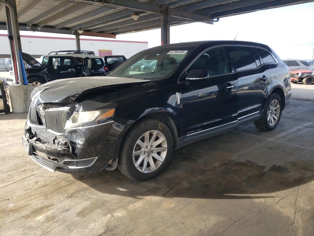 LINCOLN MKT 2016