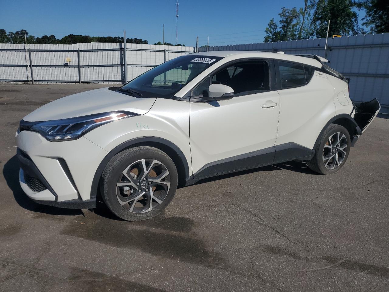 TOYOTA C-HR XLE 2021