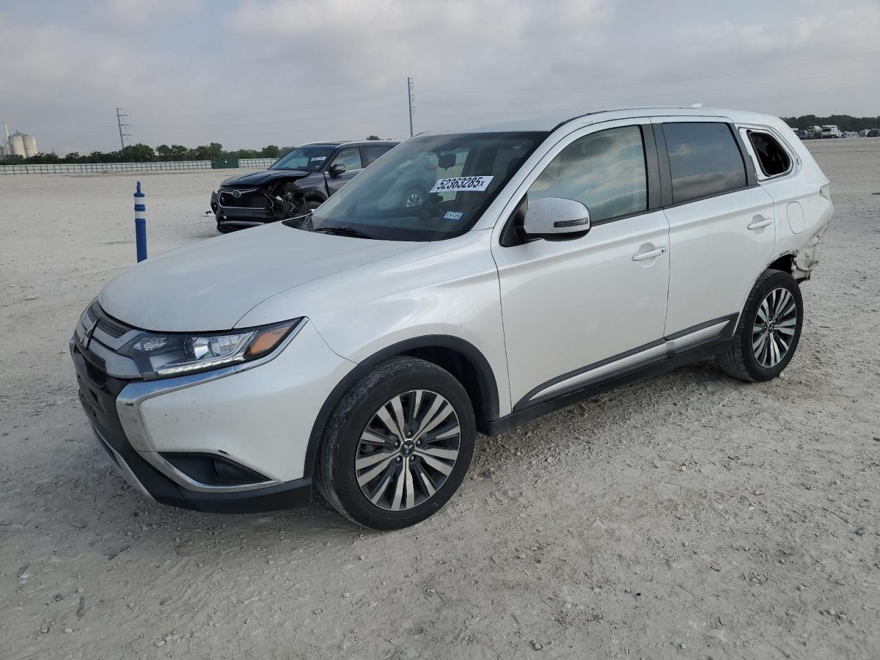 MITSUBISHI OUTLANDER 2019