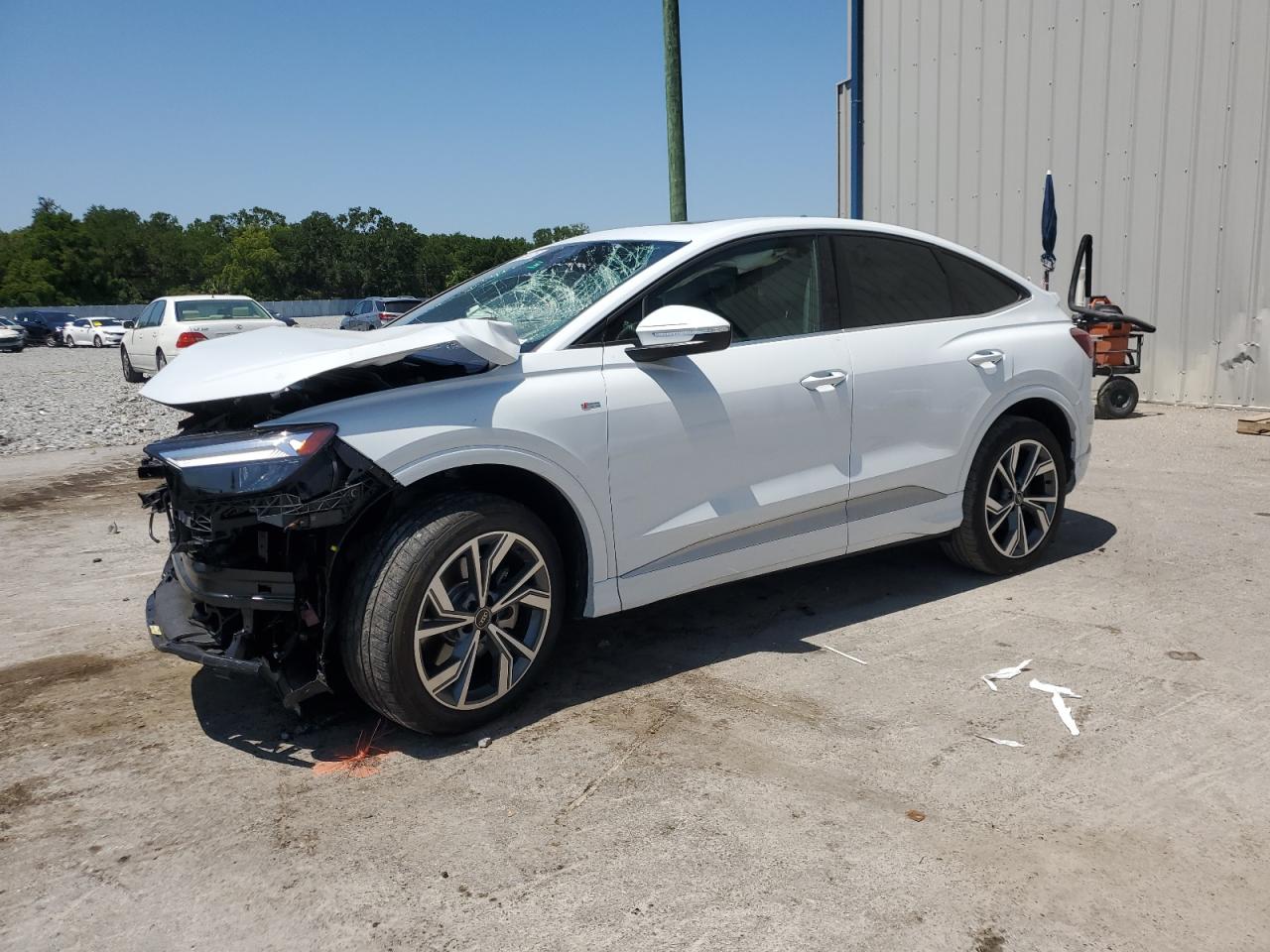 AUDI Q4 E-TRON 2024