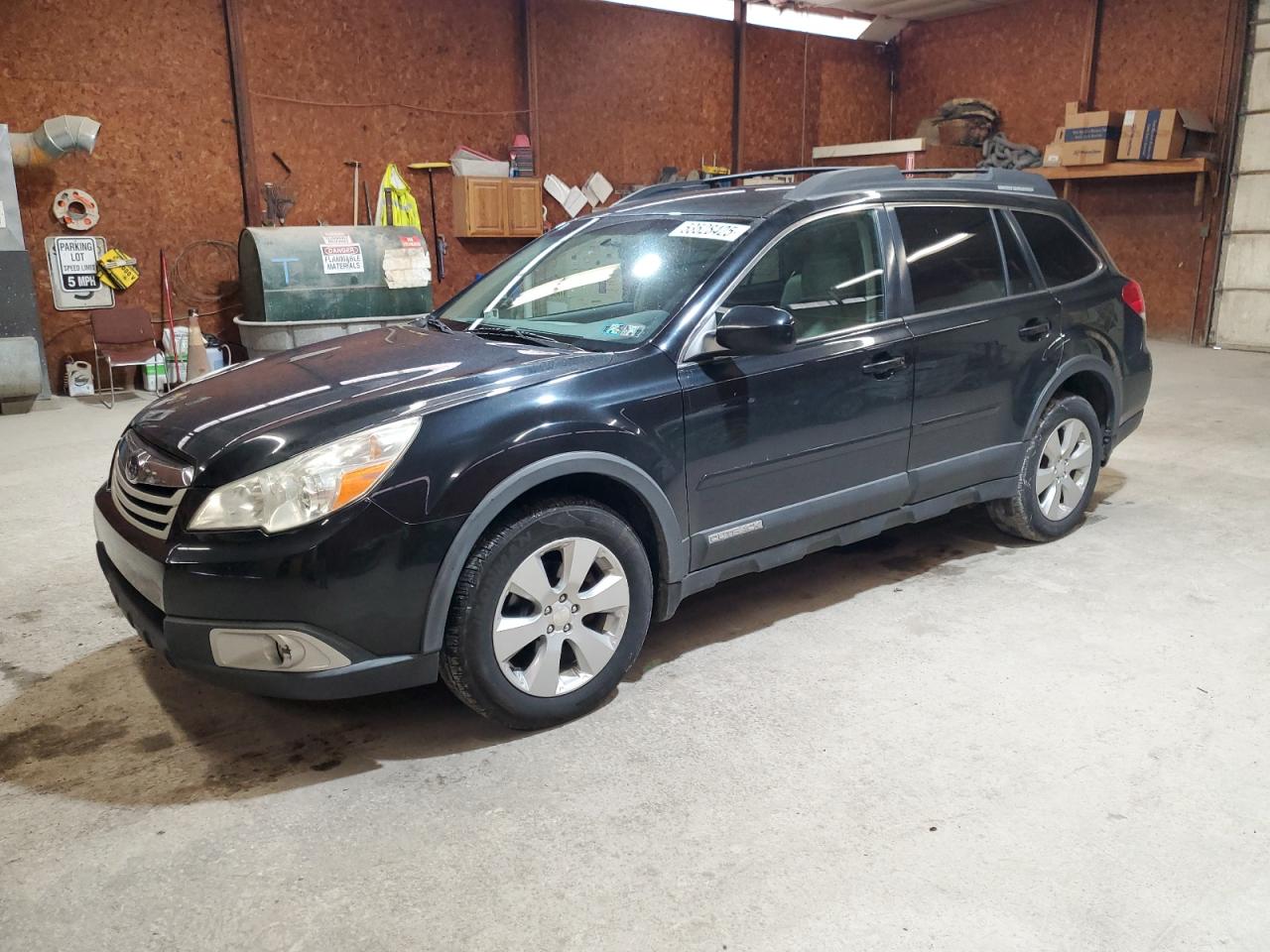 SUBARU OUTBACK 2. 2010