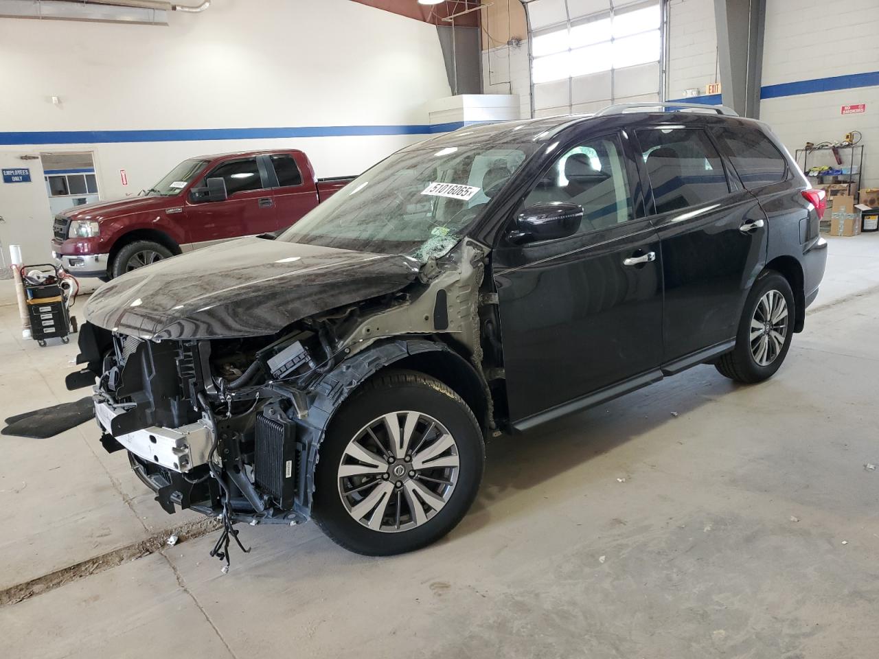 NISSAN PATHFINDER 2019