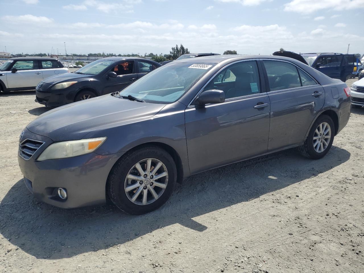 TOYOTA CAMRY BASE 2011