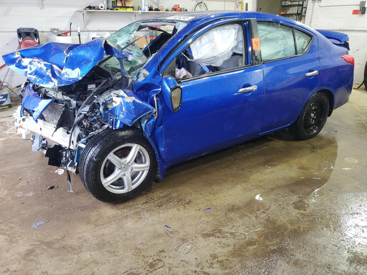 NISSAN VERSA 2015