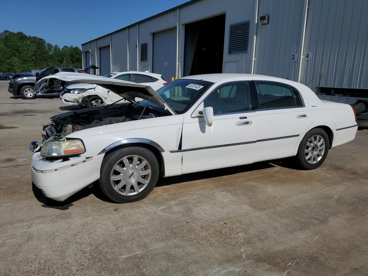 LINCOLN TOWN CAR E 2004