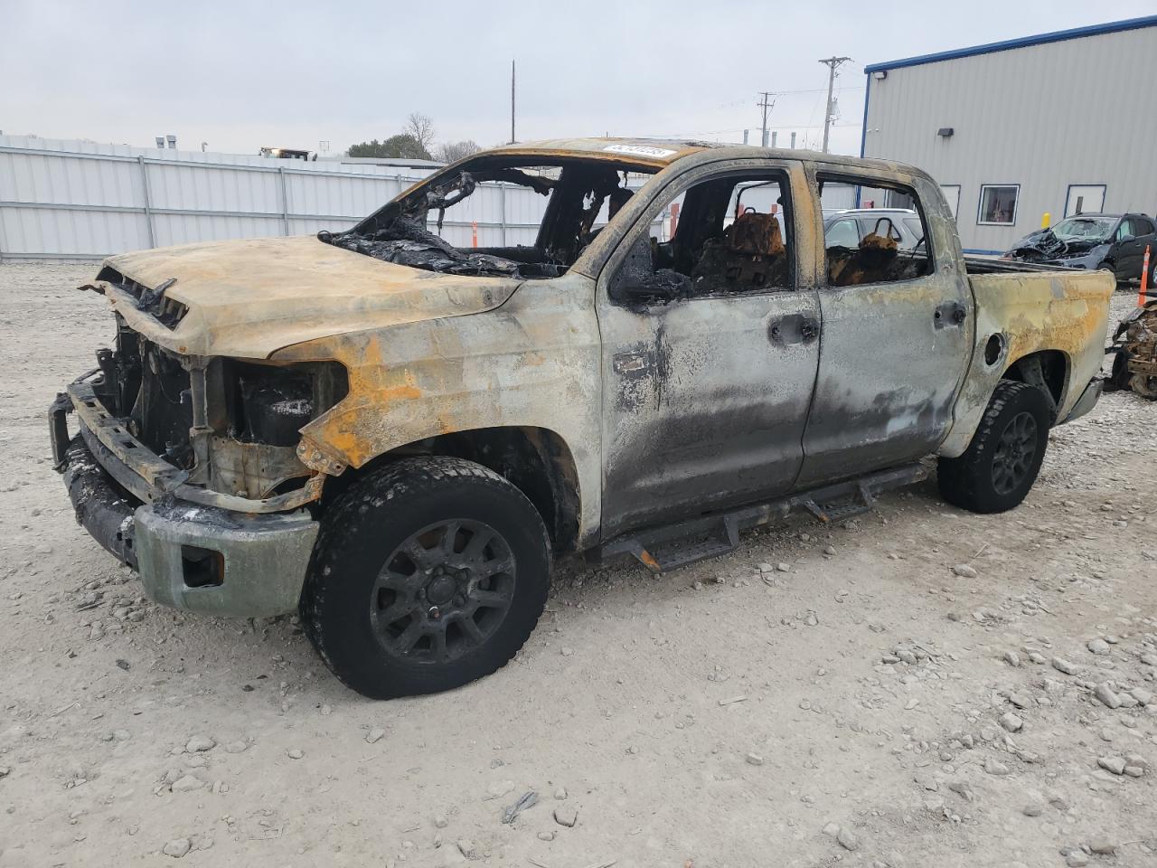 TOYOTA TUNDRA CRE 2017