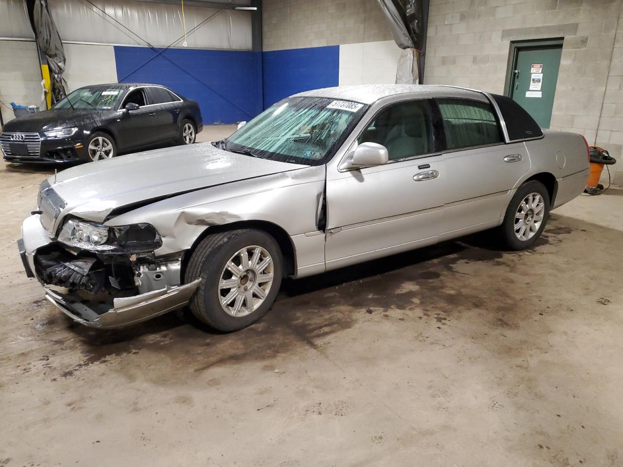 LINCOLN TOWN CAR S 2007
