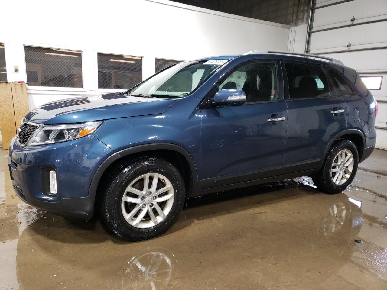 KIA SORENTO LX 2015