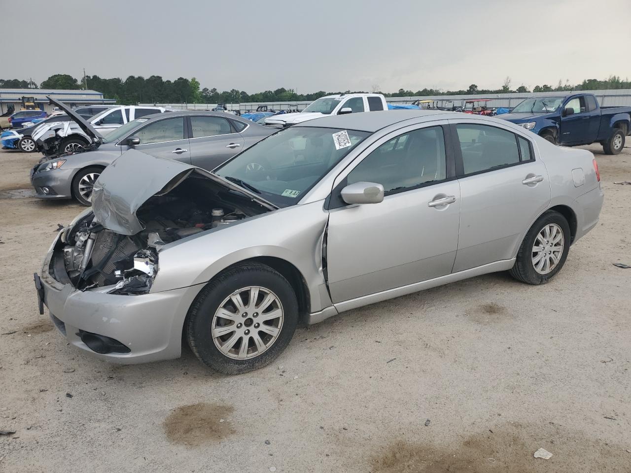 MITSUBISHI GALANT FE 2012