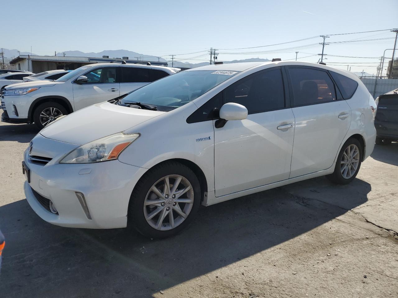 TOYOTA PRIUS V 2012