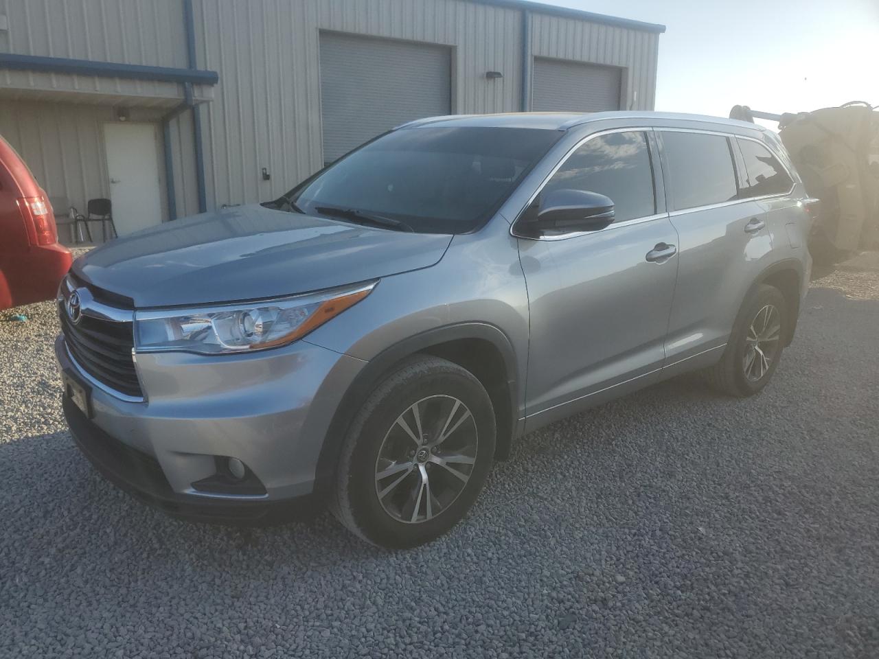 TOYOTA HIGHLANDER 2016