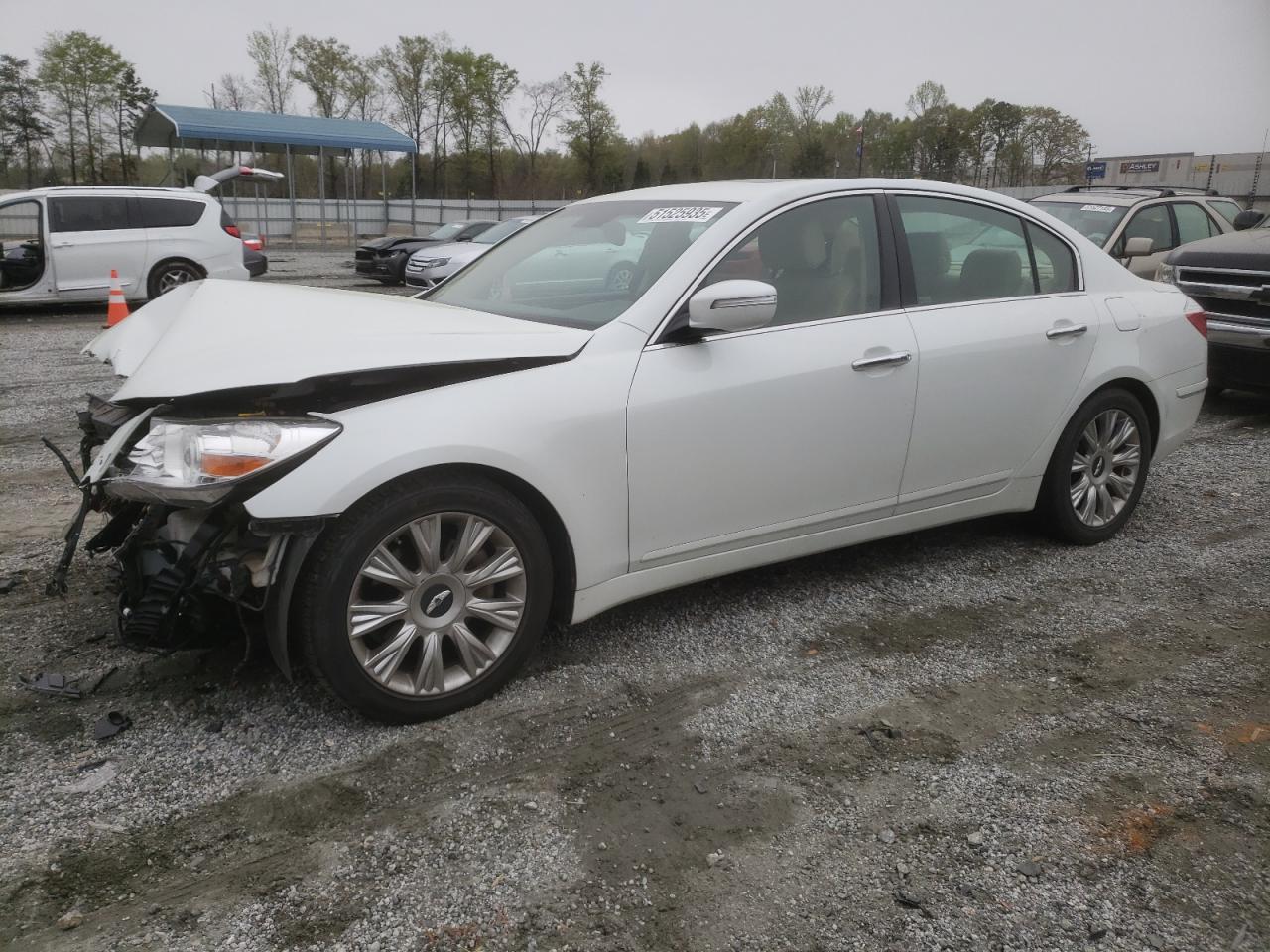 HYUNDAI GENESIS 3. 2009