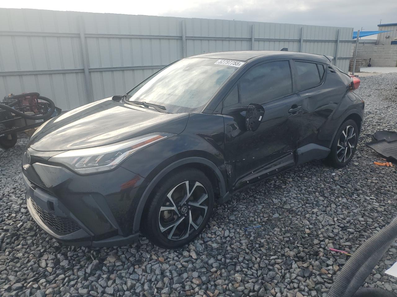 TOYOTA C-HR XLE 2020
