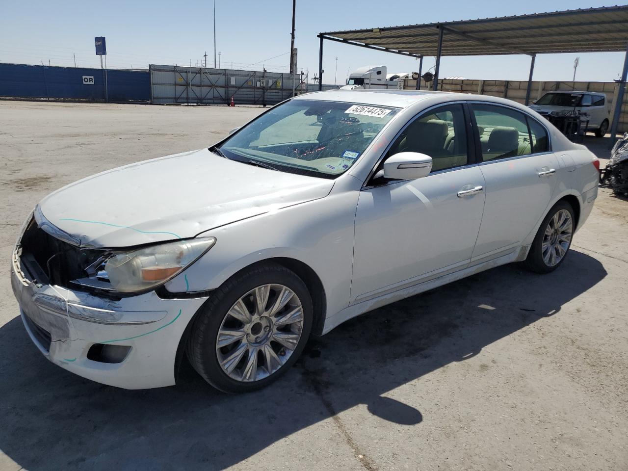 HYUNDAI GENESIS 3. 2011