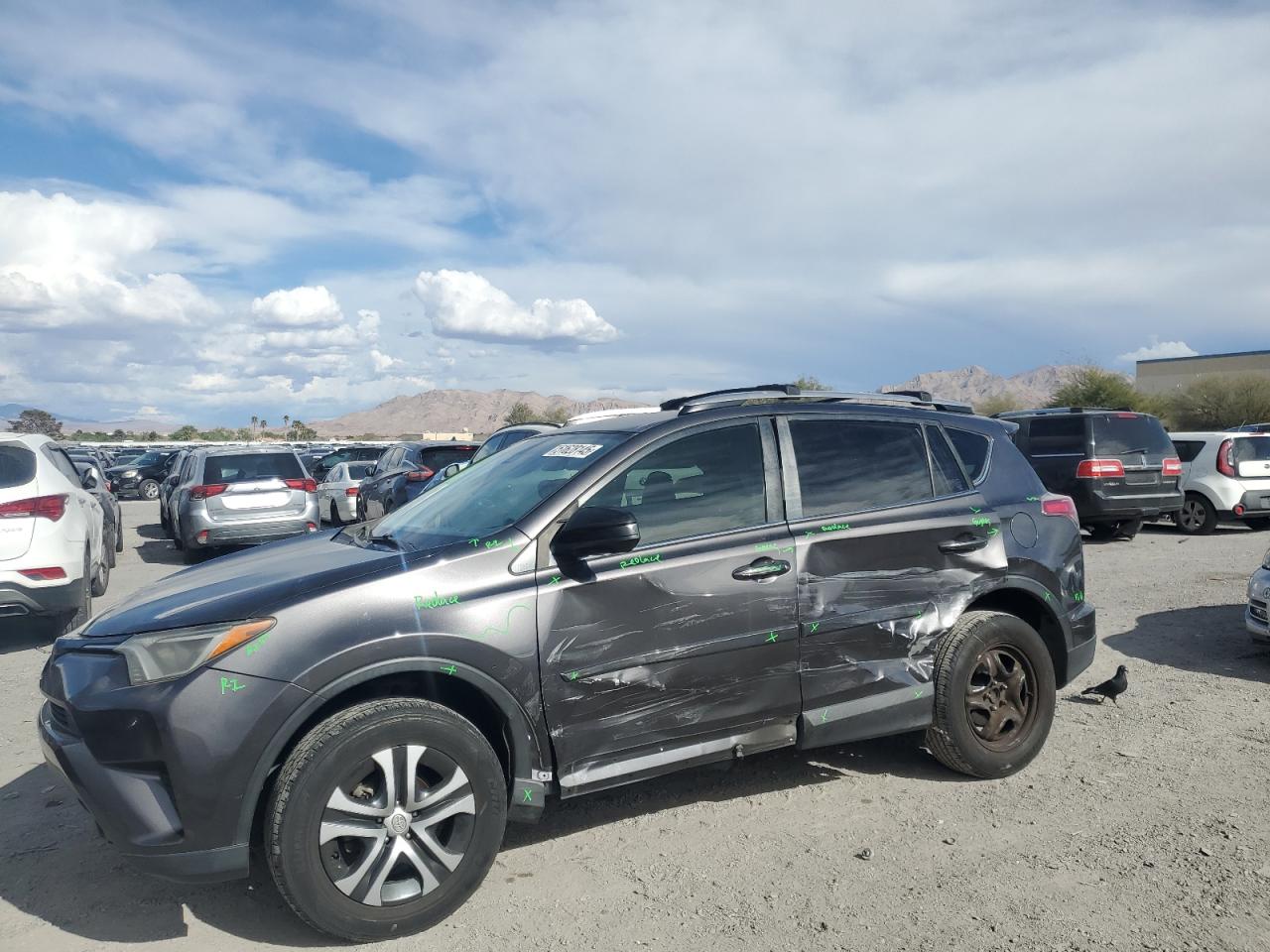 TOYOTA RAV4 LE 2017