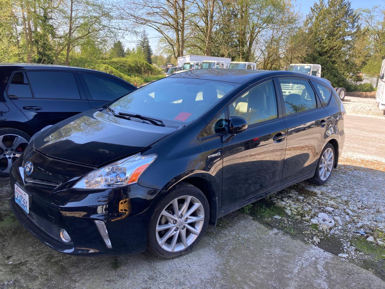 TOYOTA PRIUS V 2012