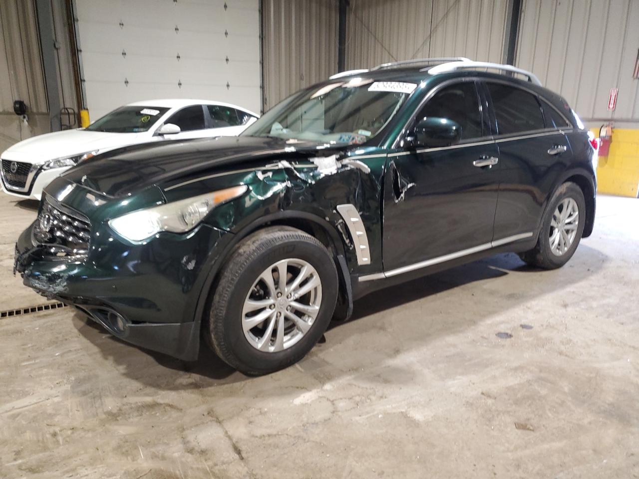 INFINITI FX35 2010