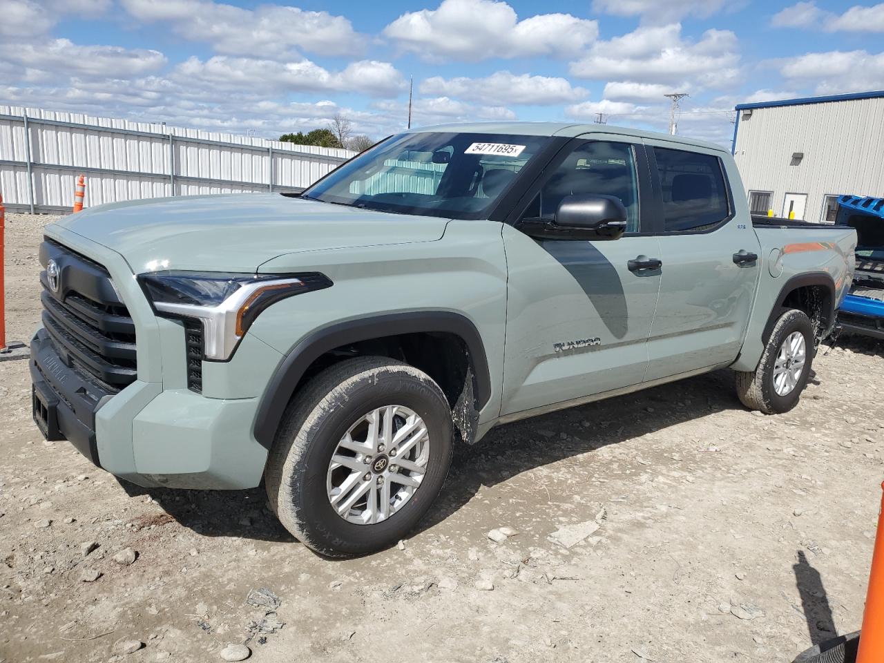TOYOTA TUNDRA CRE 2025