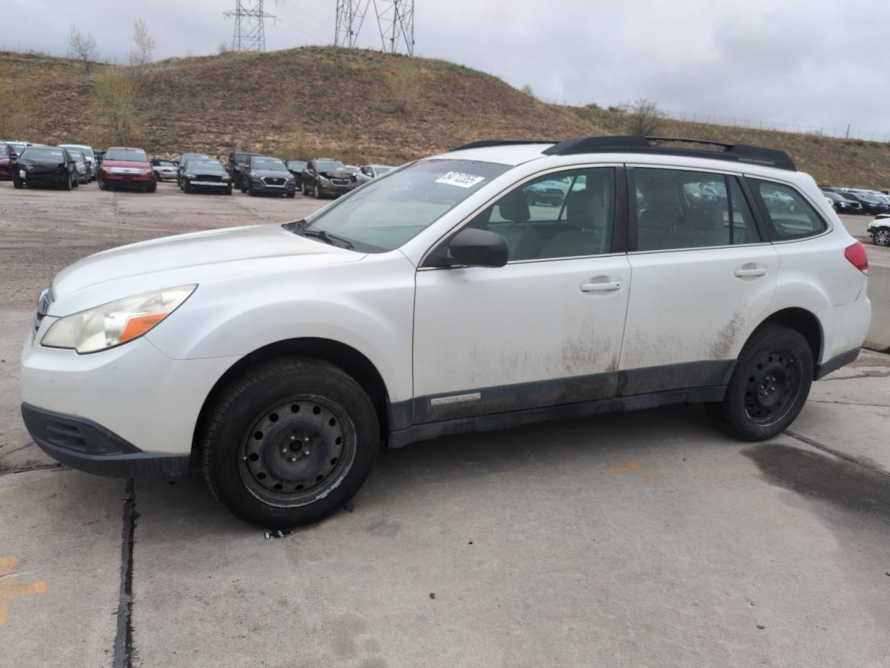 SUBARU OUTBACK 2. 2011