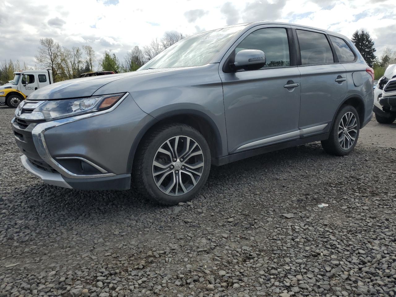 MITSUBISHI OUTLANDER 2018