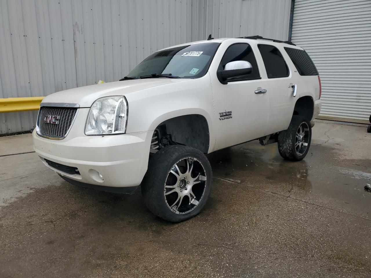 GMC YUKON SLT 2010