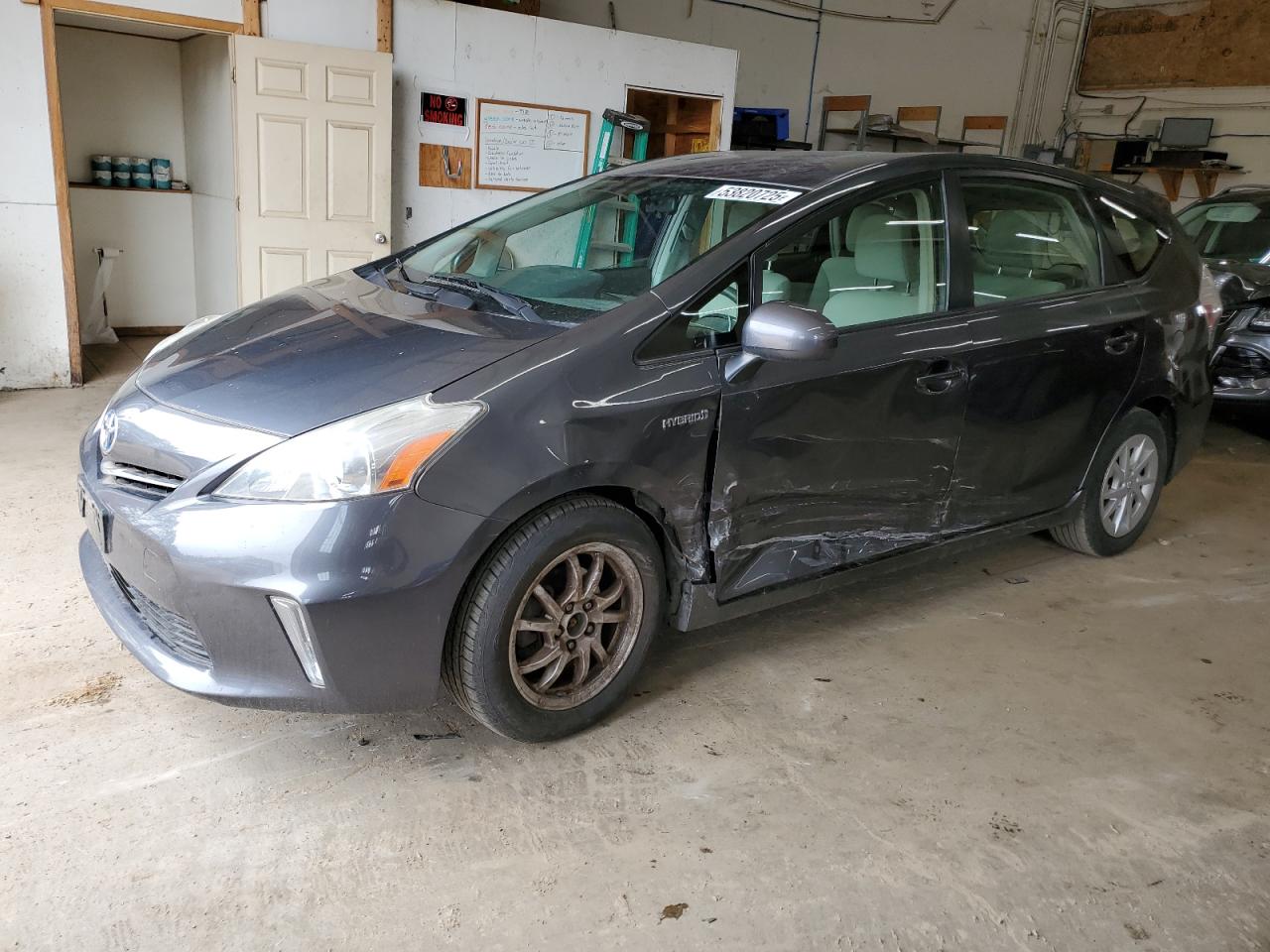 TOYOTA PRIUS V 2014