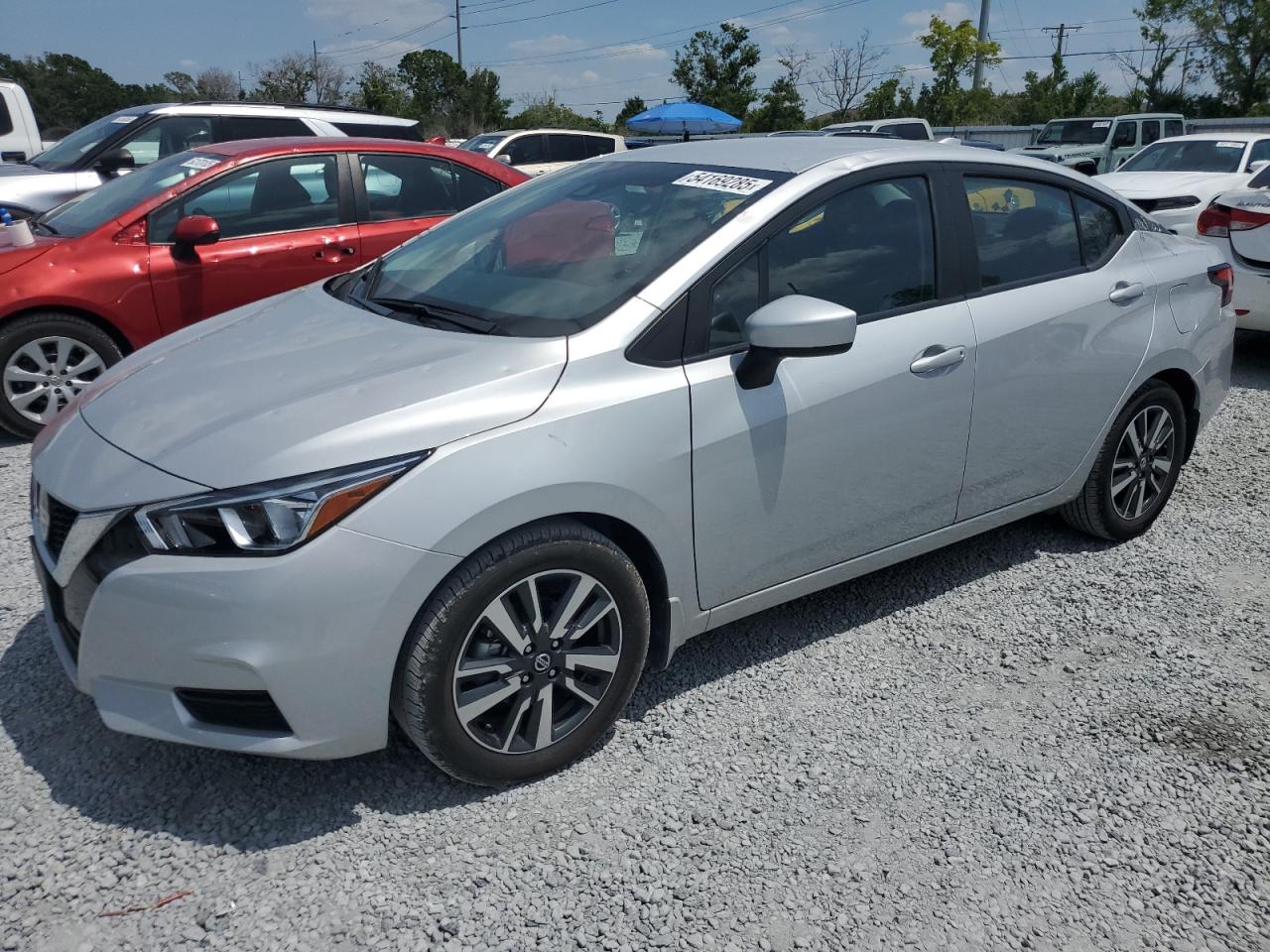 NISSAN VERSA SV 2022