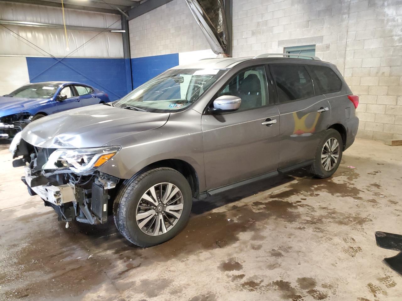NISSAN PATHFINDER 2017
