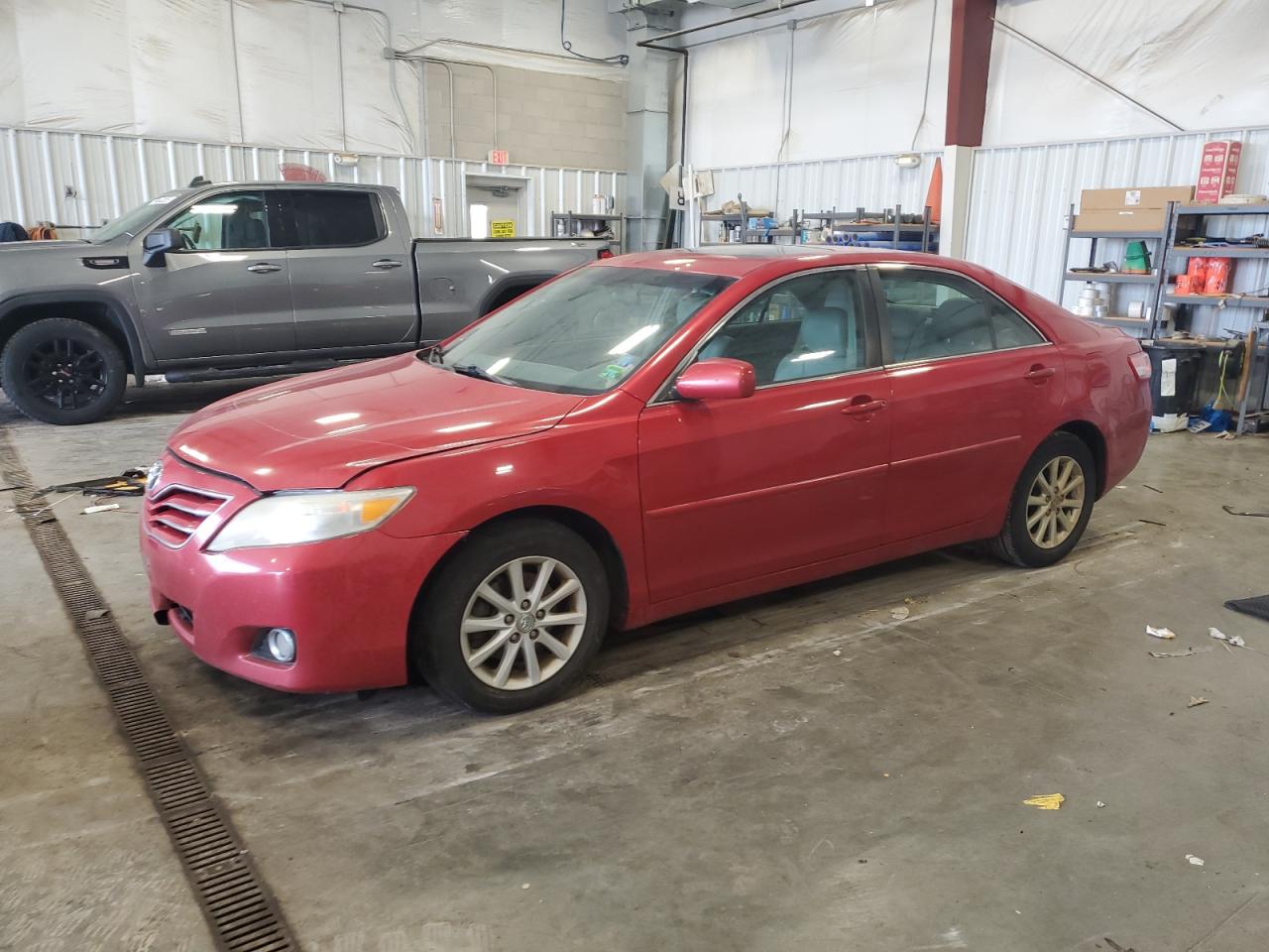 TOYOTA CAMRY BASE 2011
