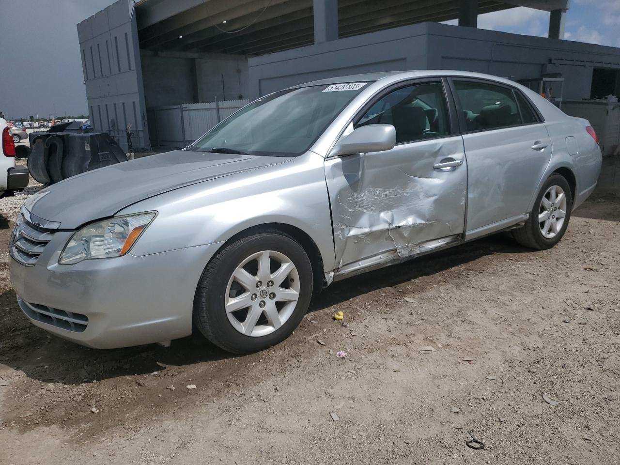 TOYOTA AVALON XL 2005