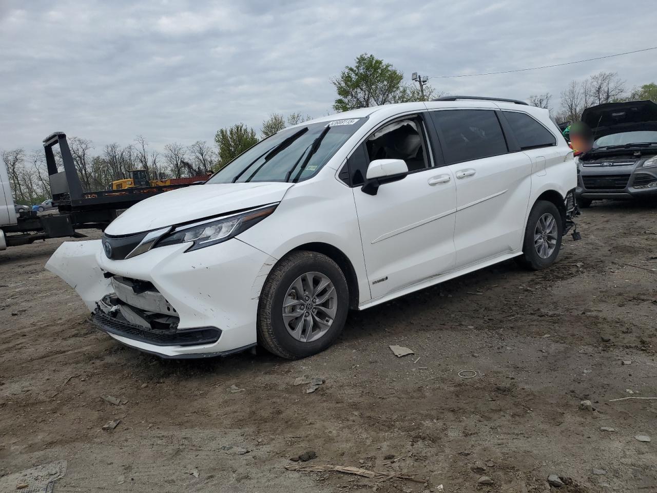TOYOTA SIENNA LE 2021