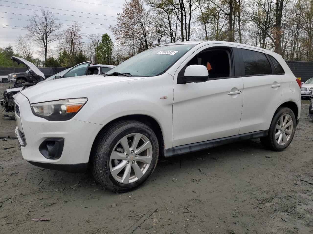 MITSUBISHI OUTLANDER 2015