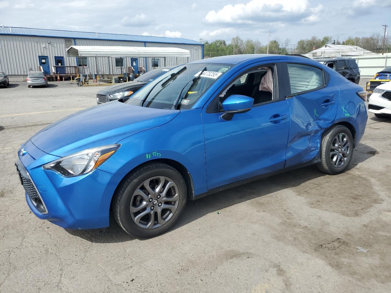 TOYOTA YARIS L 2019