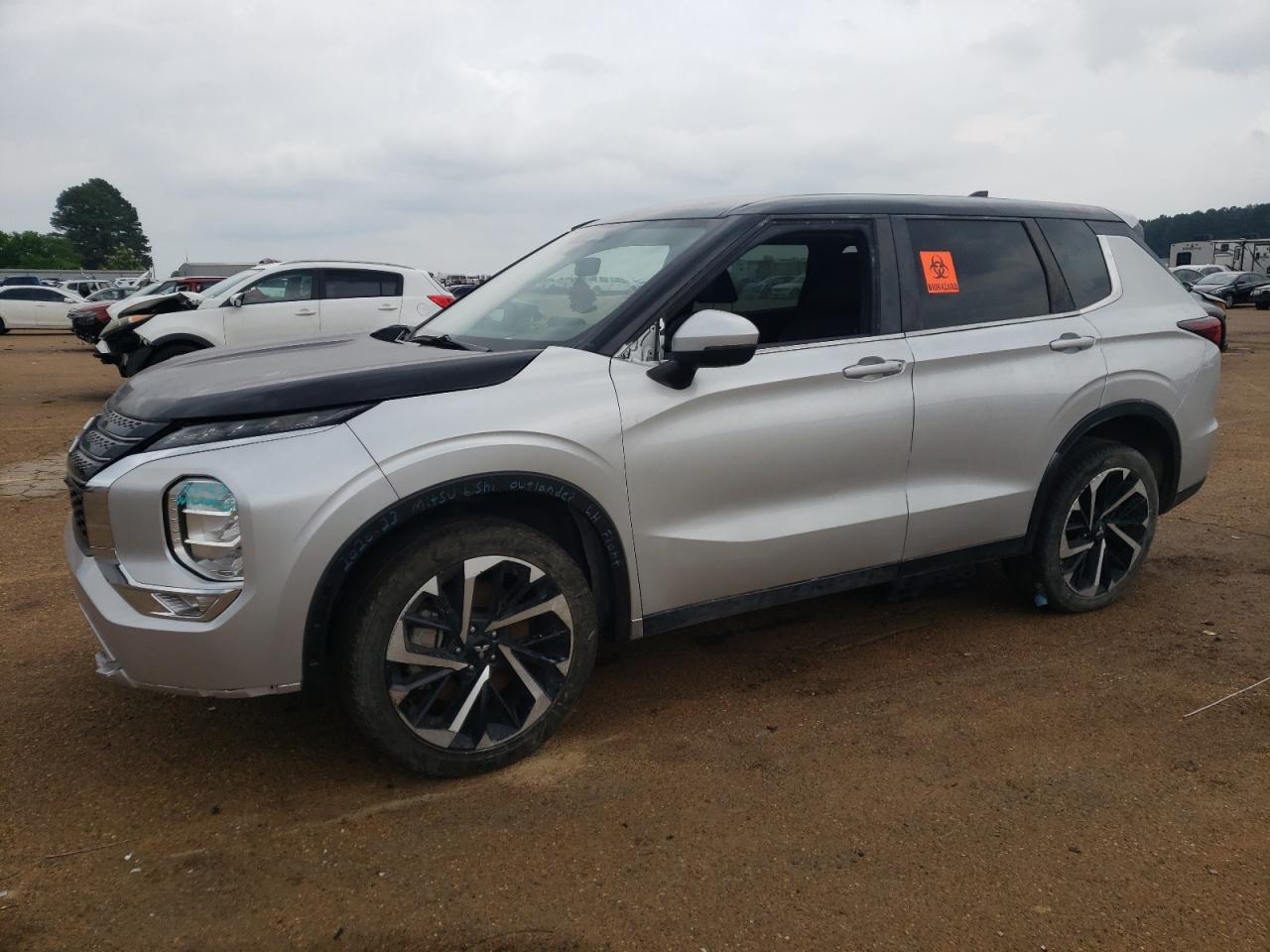 MITSUBISHI OUTLANDER 2022