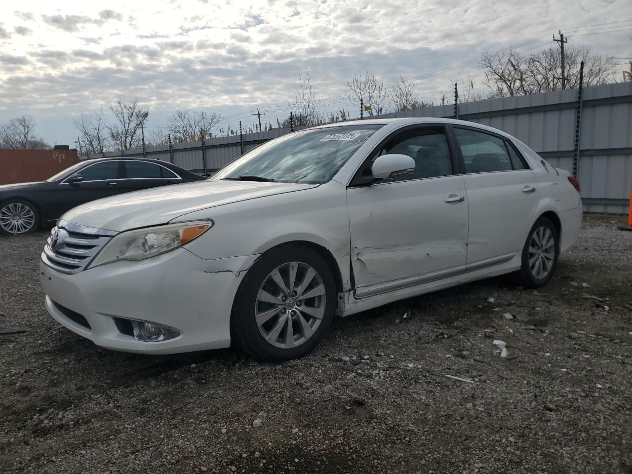 TOYOTA AVALON BAS 2011