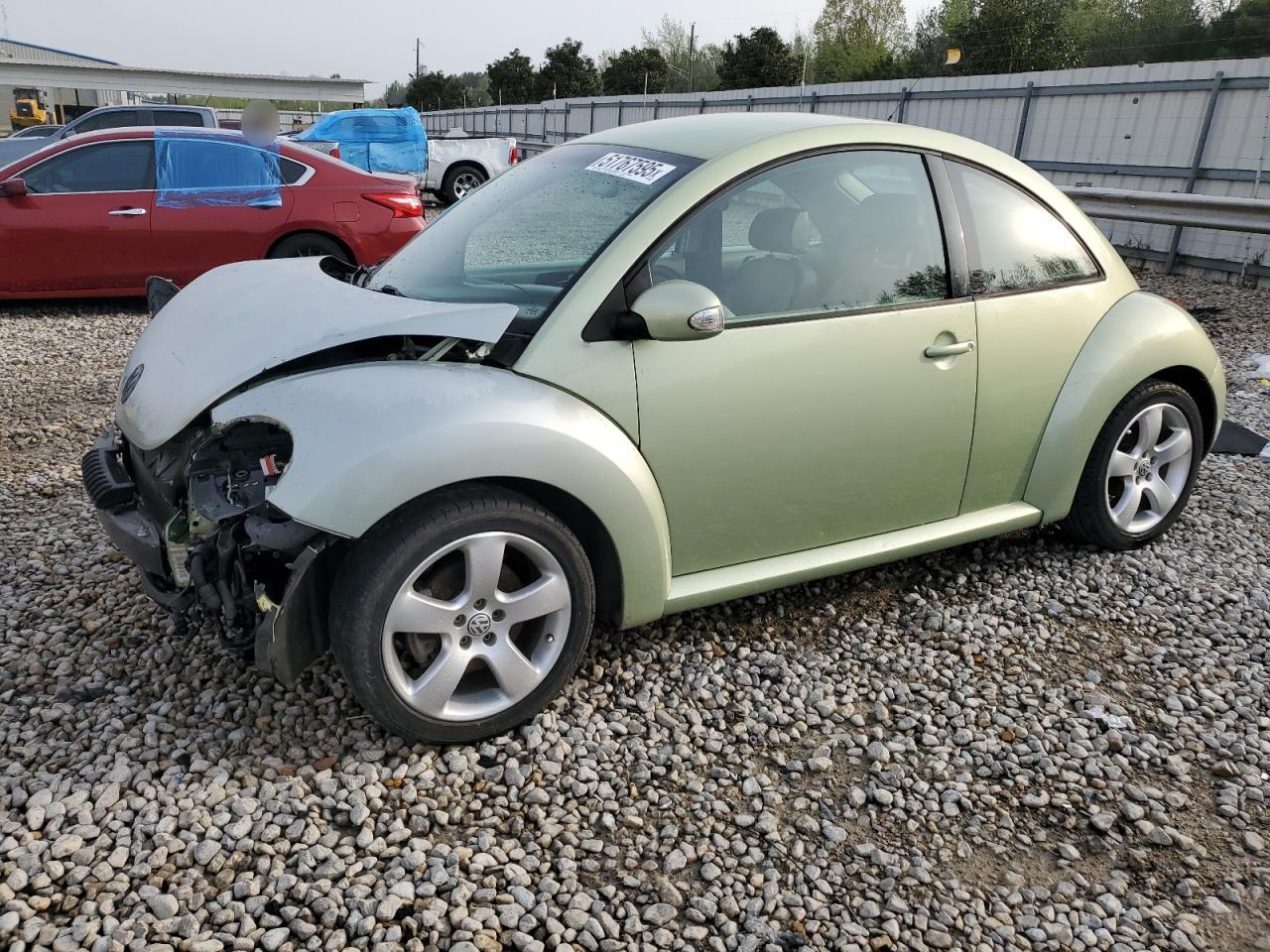 VOLKSWAGEN NEW BEETLE 2010