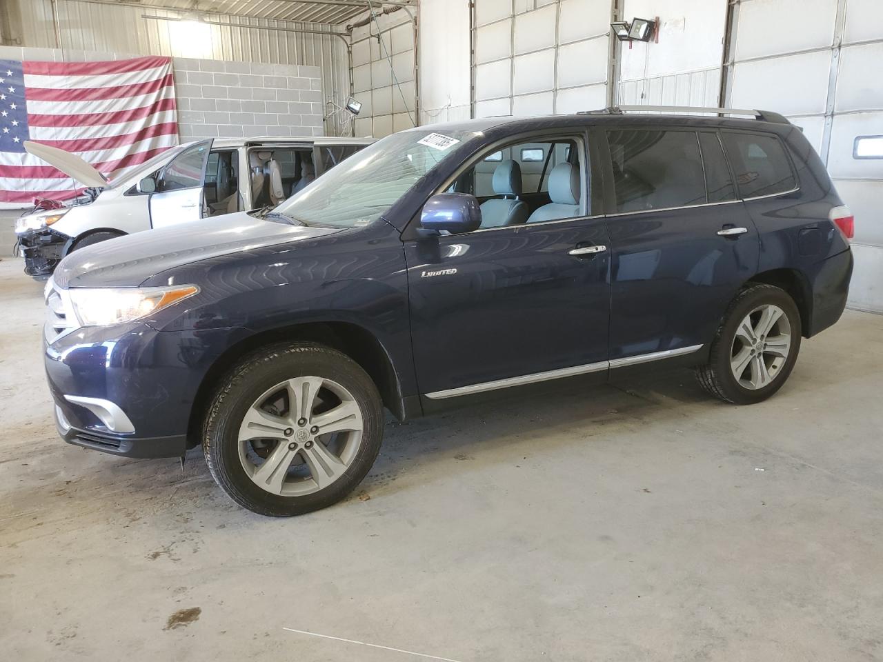 TOYOTA HIGHLANDER 2013