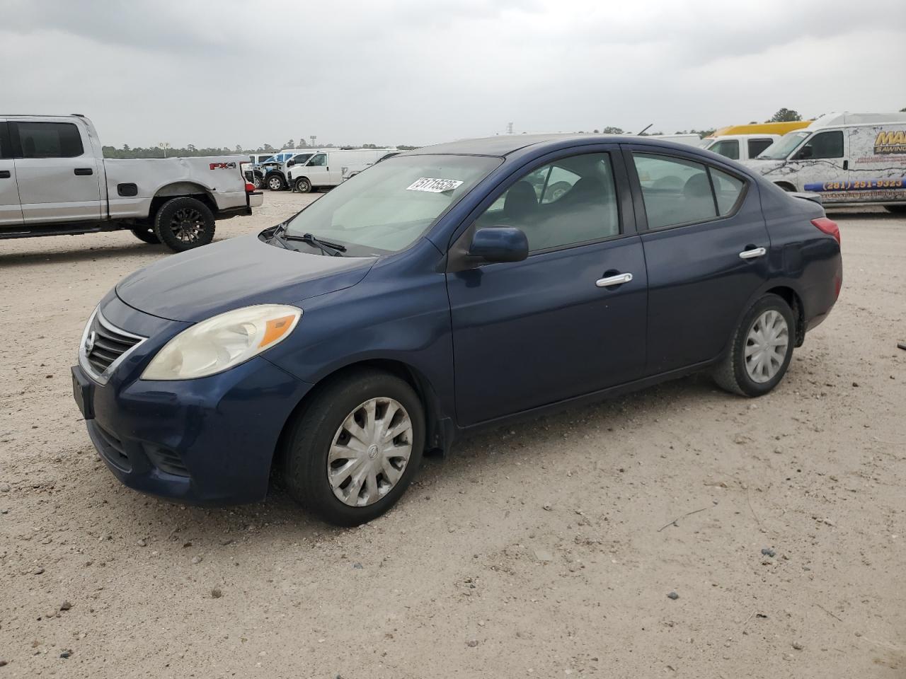 NISSAN VERSA S 2014
