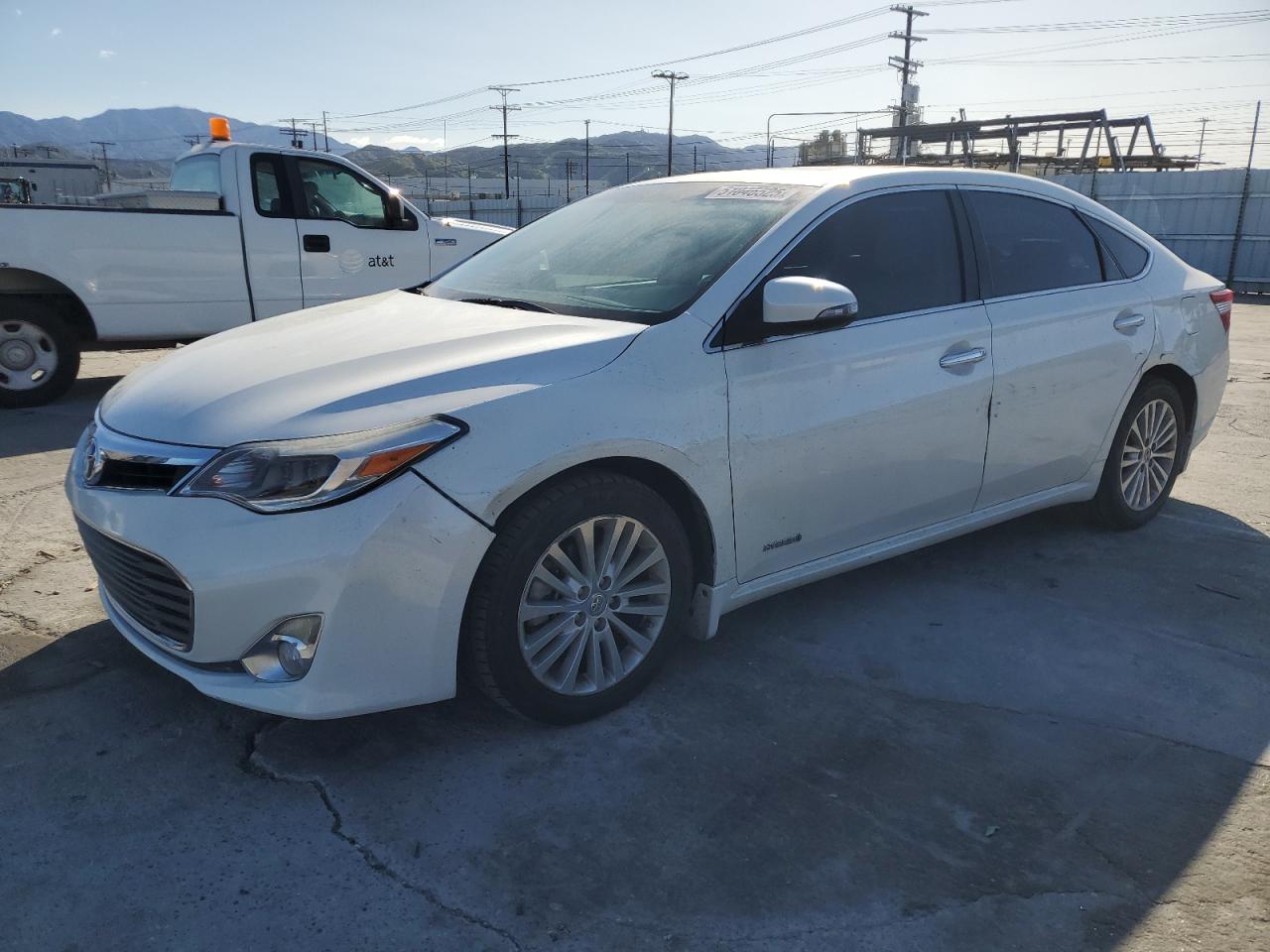 TOYOTA AVALON HYB 2015