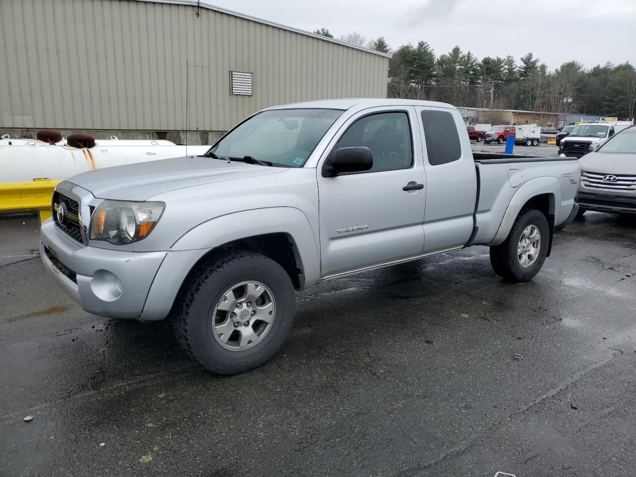 TOYOTA TACOMA ACC 2011