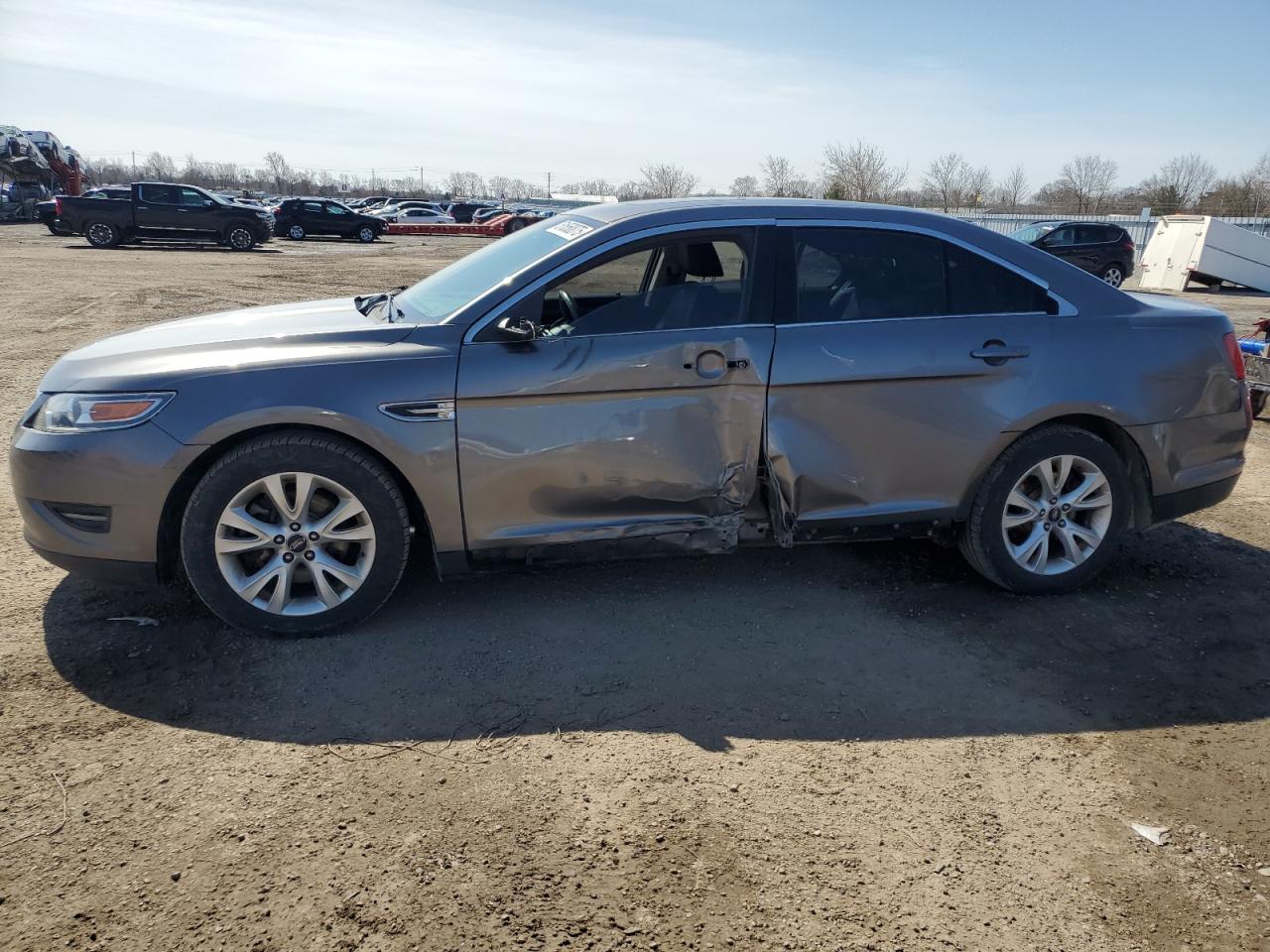 FORD TAURUS SEL 2012