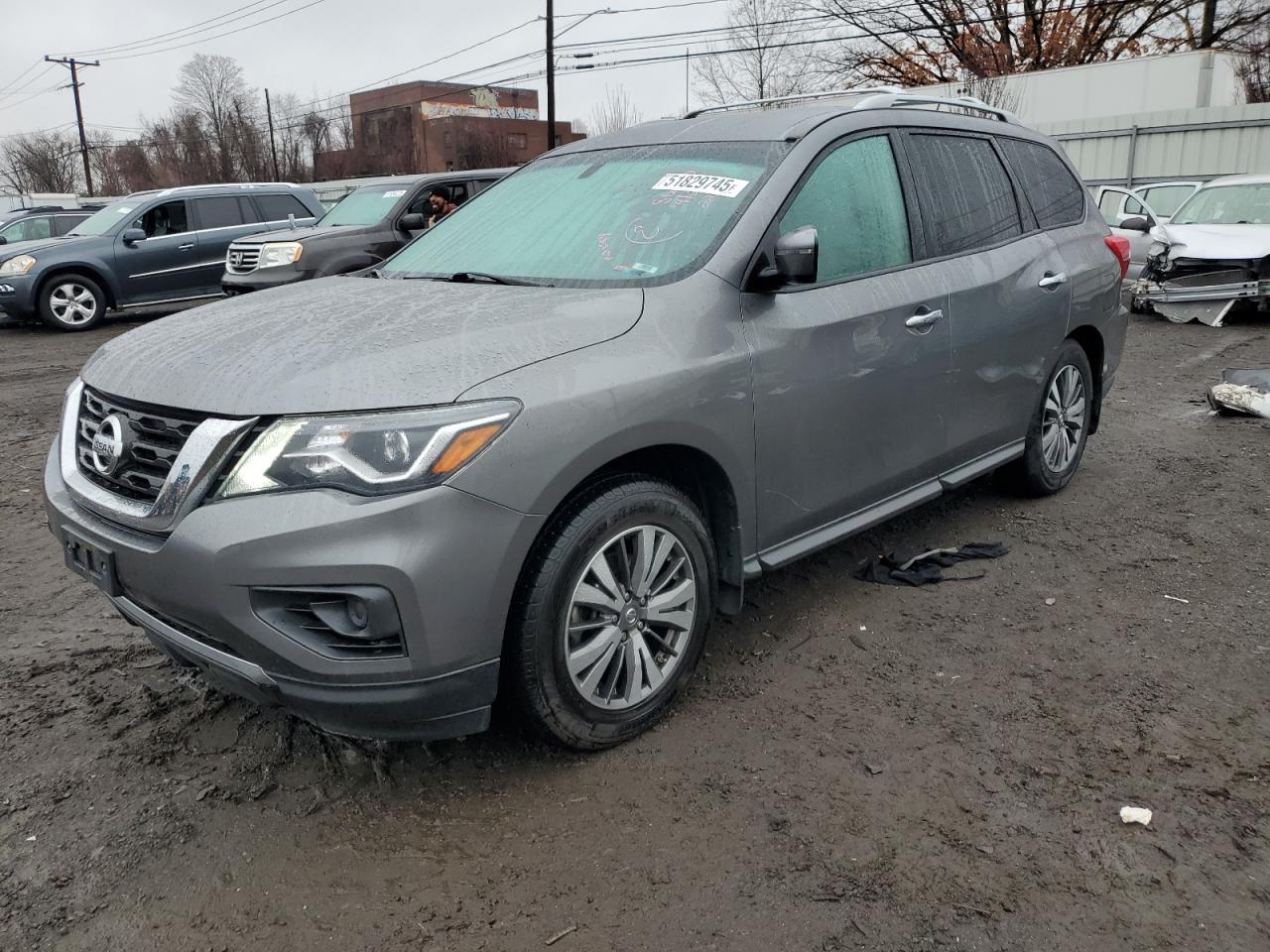 NISSAN PATHFINDER 2017