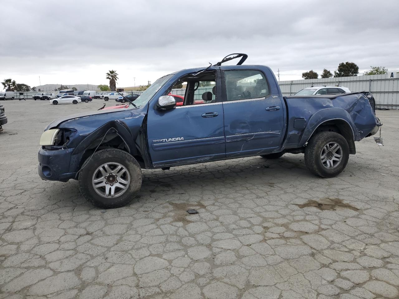 TOYOTA TUNDRA DOU 2004
