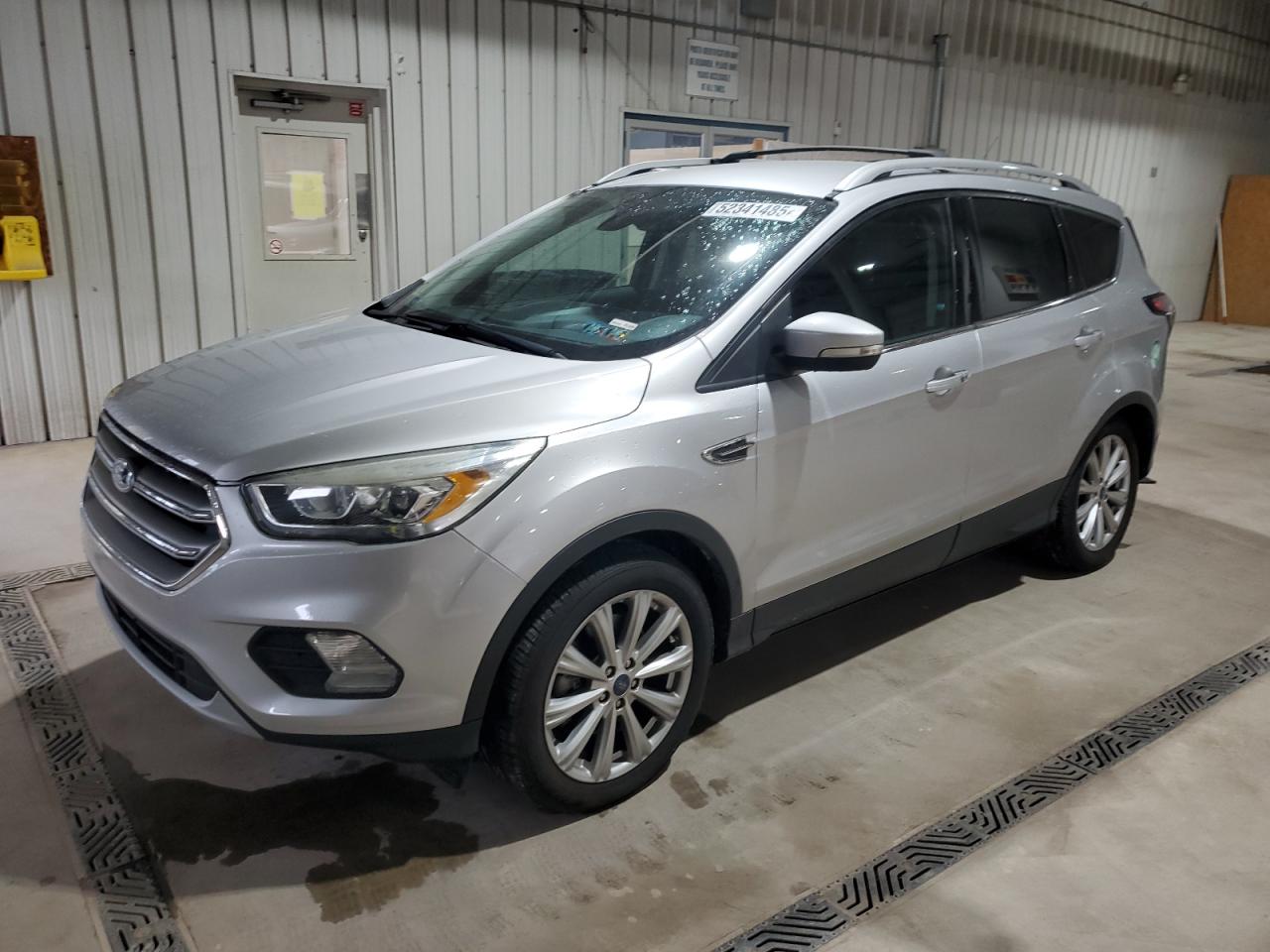 FORD ESCAPE TIT 2017
