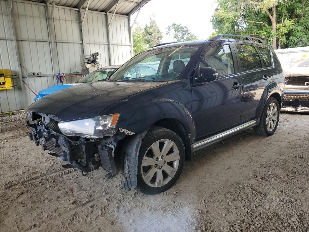 MITSUBISHI OUTLANDER 2013