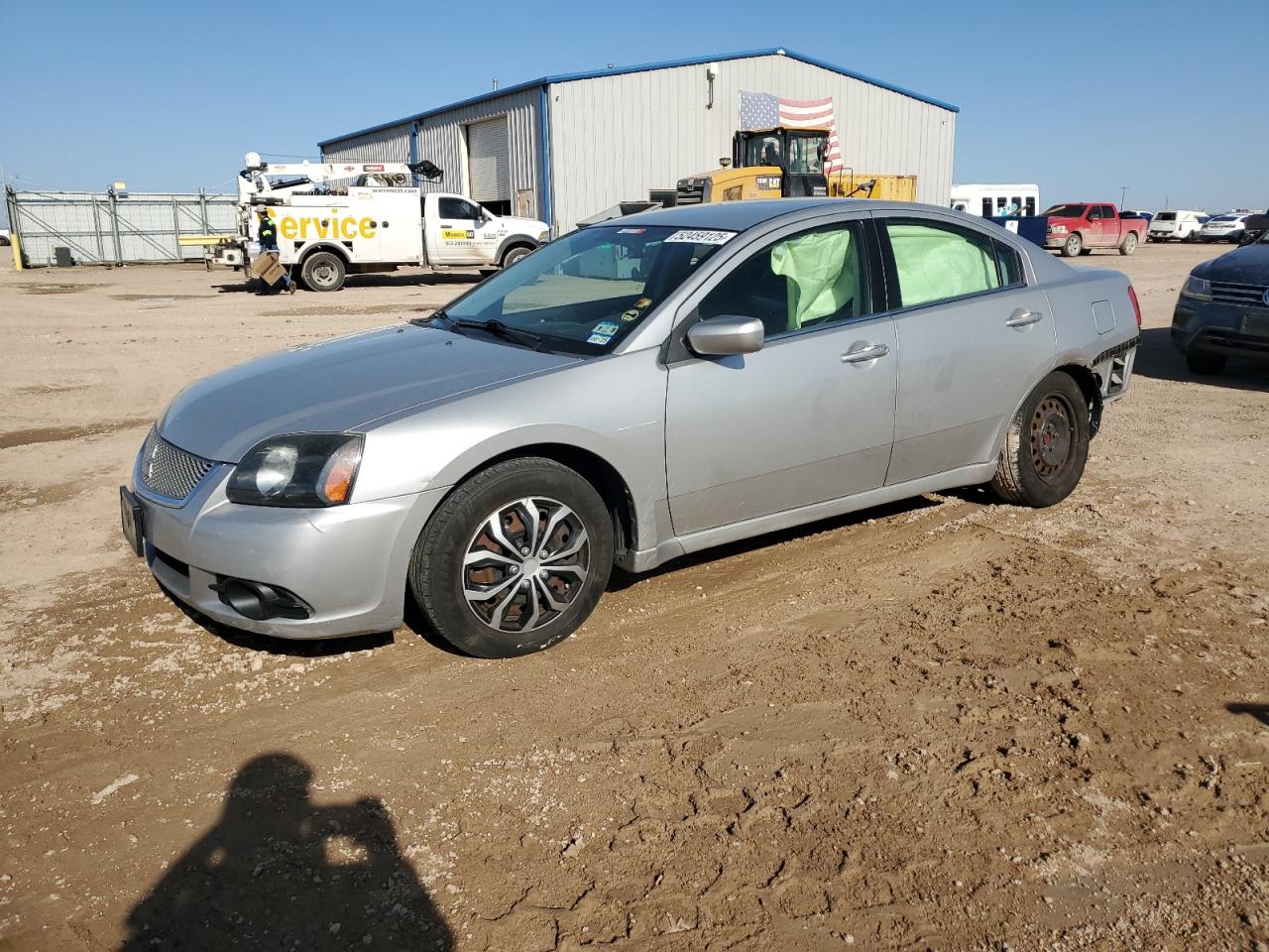 MITSUBISHI GALANT ES 2011
